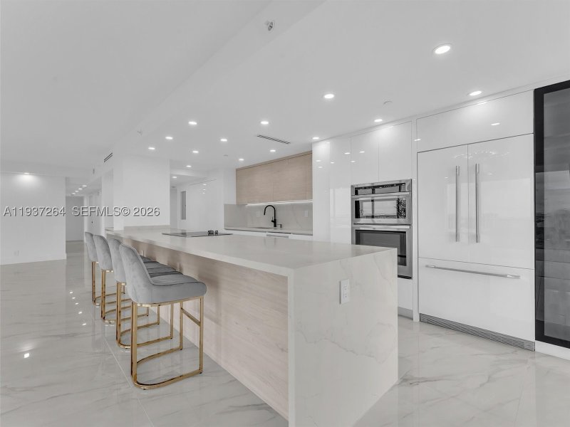 Comprar apartamento no Turnberry Isle 25D