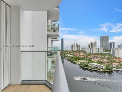 Comprar apartamento no Turnberry Isle 25D