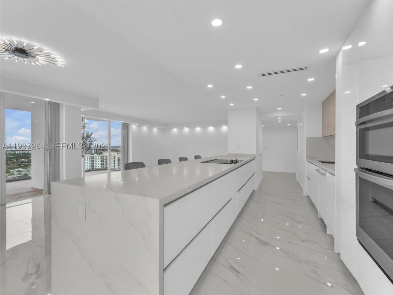 Comprar apartamento no Turnberry Isle 25D