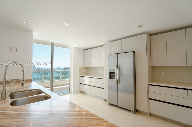 Condo for sale at Aventura Marina II MPH15