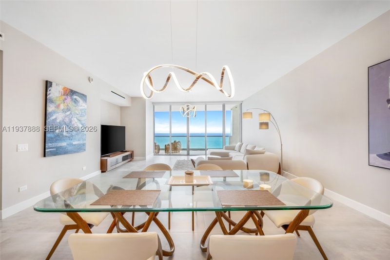 Comprar apartamento no Turnberry Ocean Club 2502