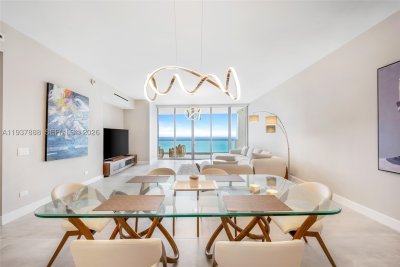Comprar apartamento no Turnberry Ocean Club 2502