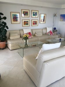 Alquiler de apartamento en Towers of Key Biscayne F1107