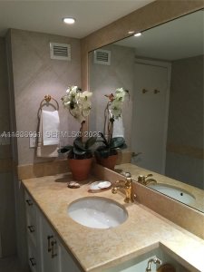 Alquiler de apartamento en Towers of Key Biscayne F1107