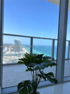 Comprar apartamento no Hyde Beach Resort Hollywood 2902