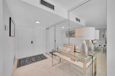 Southpoint Towers Apt #204n