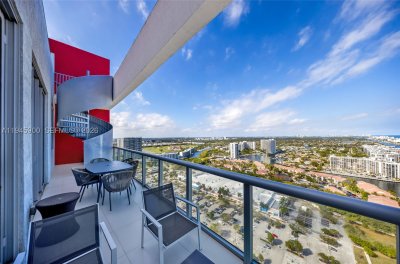 Comprar apartamento no Beachwalk T3304