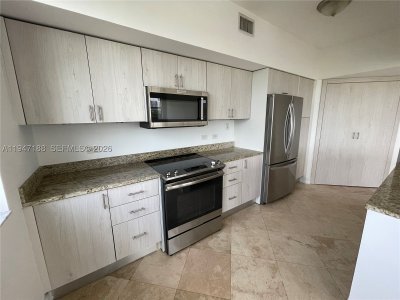 Comprar apartamento no Turnberry Village South 502