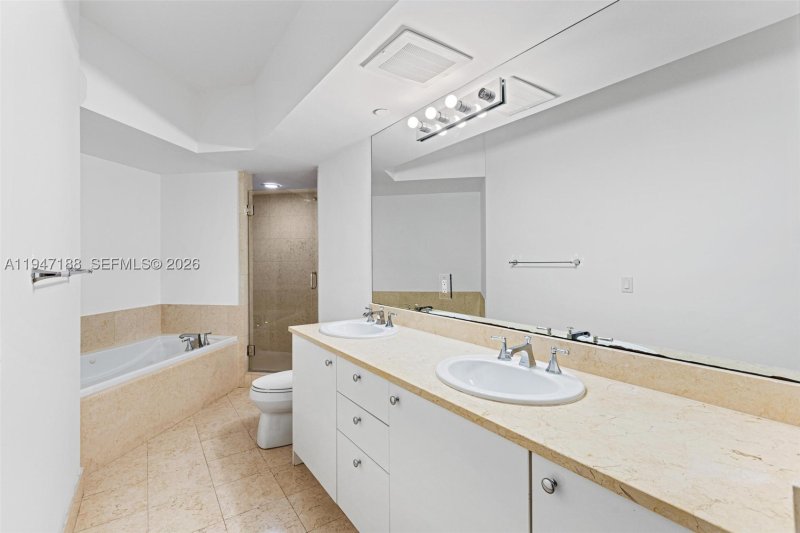 Comprar apartamento en Turnberry Village South 502