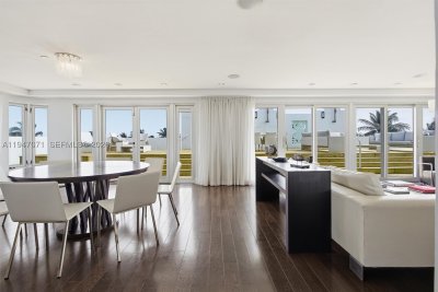 Comprar apartamento no Carlyle Condo Hotel PH1