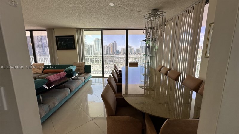 Comprar apartamento en Winston Towers 1909