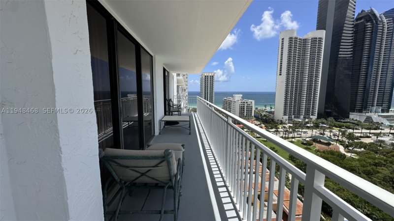 Comprar apartamento en Winston Towers 1909