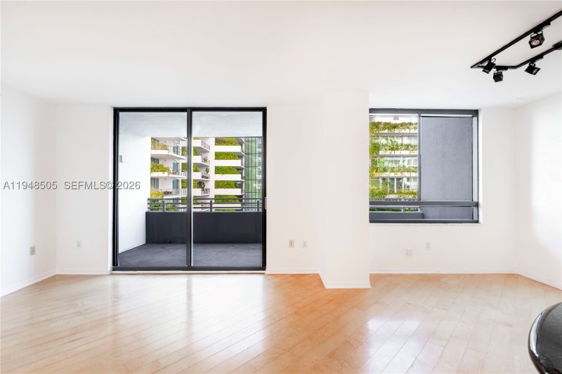 Condo for sale at Waverly 610