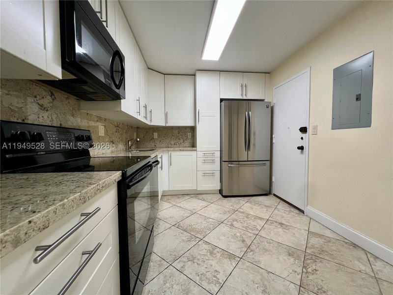 Condo for sale at Plaza Towers North 1109