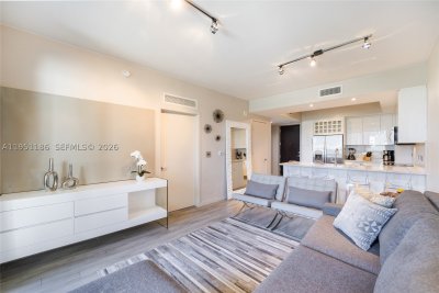 Alquiler de apartamento en Nine at Mary Brickell Village 1208
