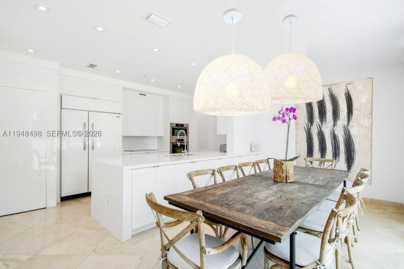Apartment for rent at Continuum II North TWN2