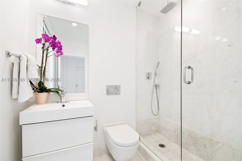 Apartment for rent at Continuum II North TWN2