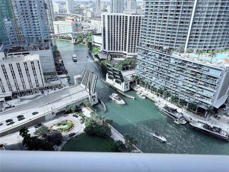 Condo for sale at Icon Brickell Tower I 2906