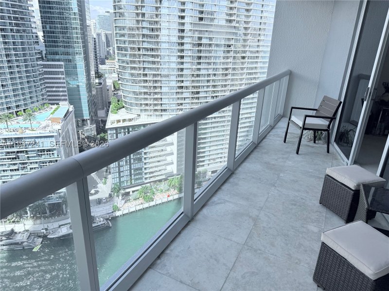 Condo for sale at Icon Brickell Tower I 2906