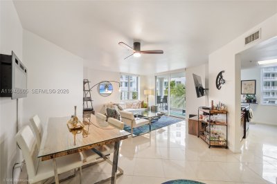Alquiler de apartamento en Courvoisier Courts 404