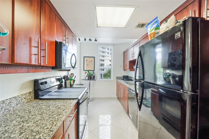 Alquiler de apartamento en Courvoisier Courts 404