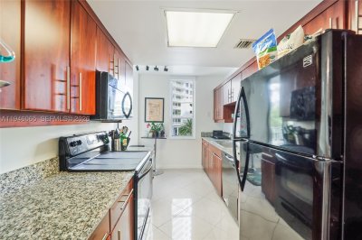 Alquiler de apartamento en Courvoisier Courts 404