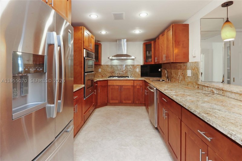 Condo for sale at Parker Plaza Estates 727
