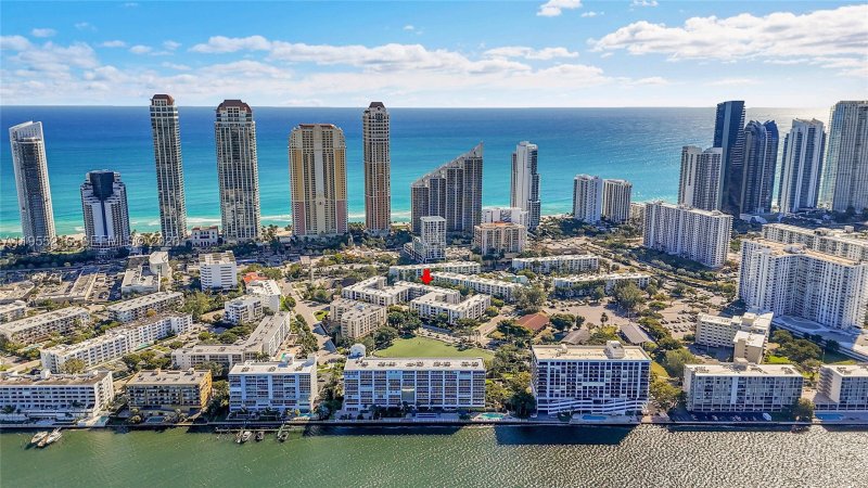 Condo for sale at Le Cartier 308