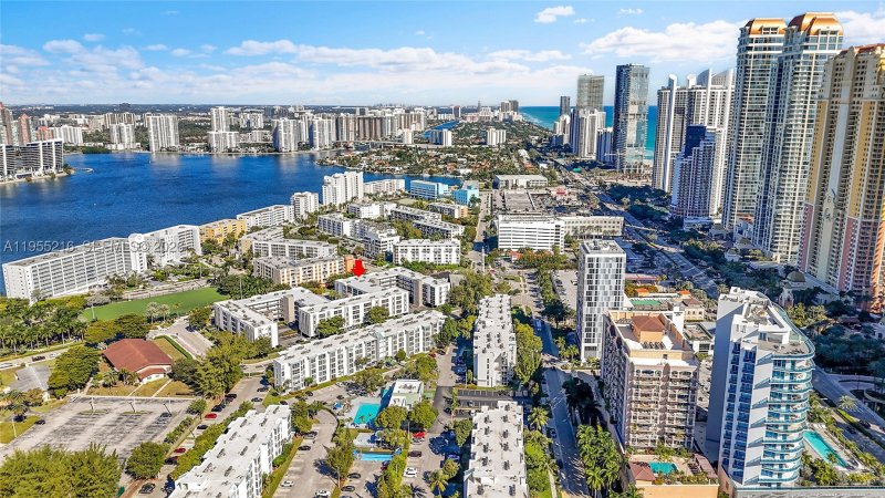 Condo for sale at Le Cartier 308