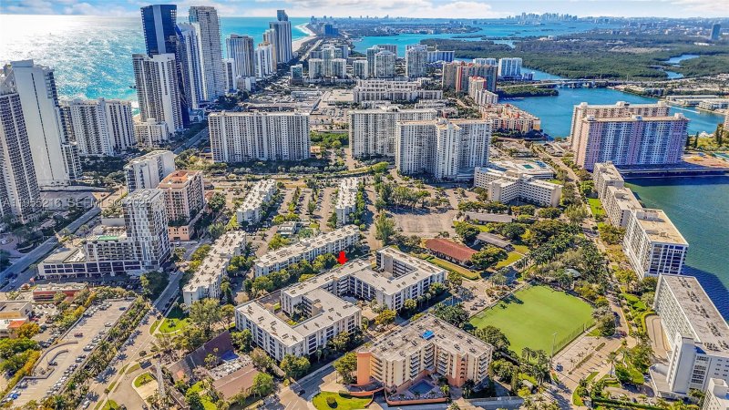 Condo for sale at Le Cartier 308