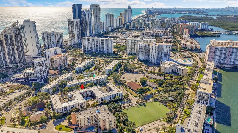Condo for sale at Le Cartier 308