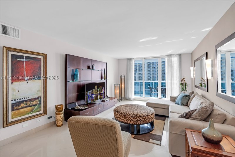 Comprar apartamento en Roney Palace 1006