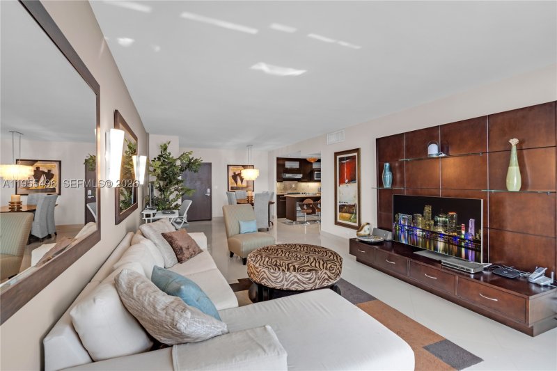 Comprar apartamento en Roney Palace 1006