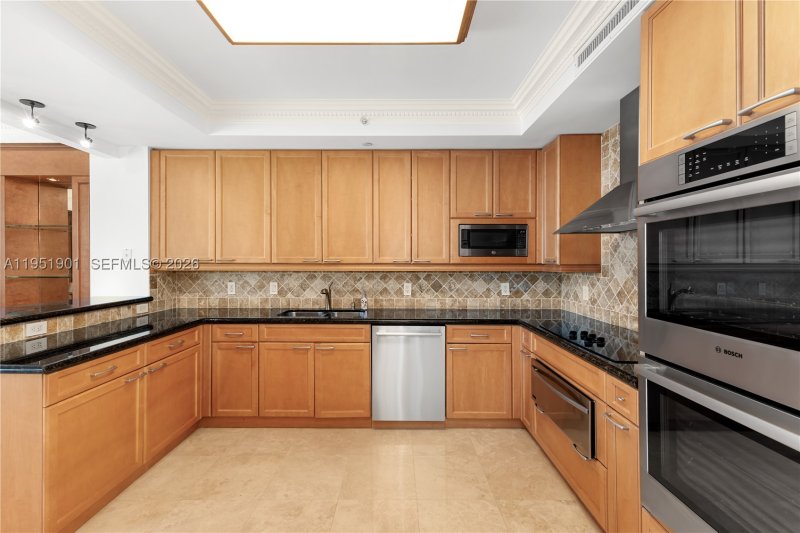 Condo for sale at Hamptons South 608