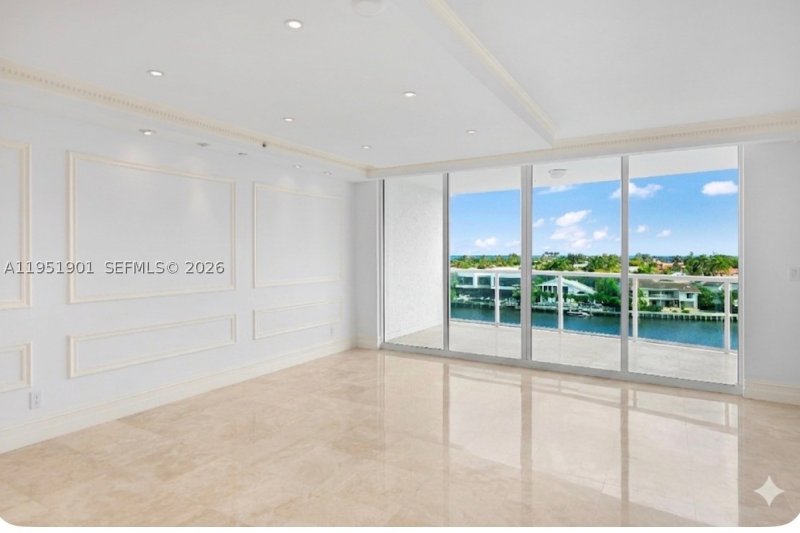 Condo for sale at Hamptons South 608