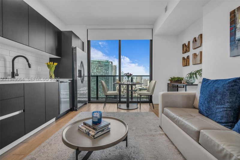 Condo for sale at The Elser Hotel and Residences 3207