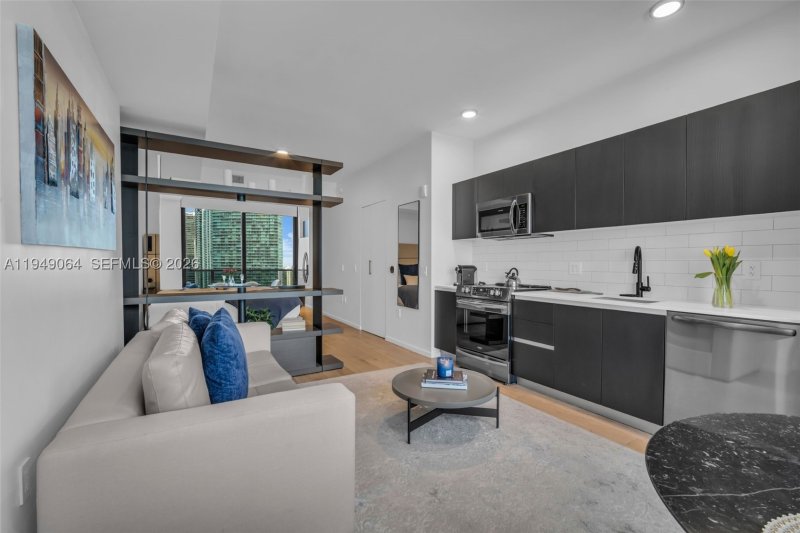 Condo for sale at The Elser Hotel and Residences 3207