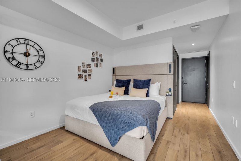 Condo for sale at The Elser Hotel and Residences 3207