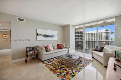 Aluguel de apartamento no Beach Club Two 4211