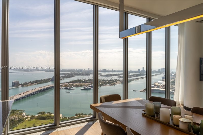 Condo for sale at Marina Blue 5508