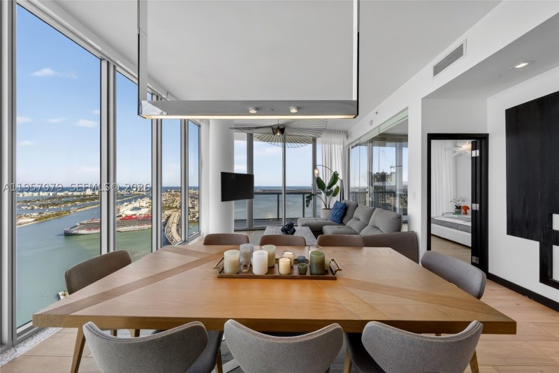 Condo for sale at Marina Blue 5508