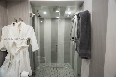 Comprar apartamento no Winston Towers 309