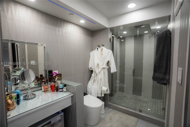 Condo for sale at Winston Towers 309