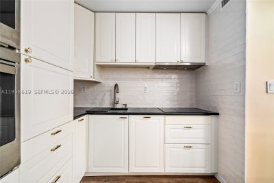 Comprar apartamento en Olympus Towers 604
