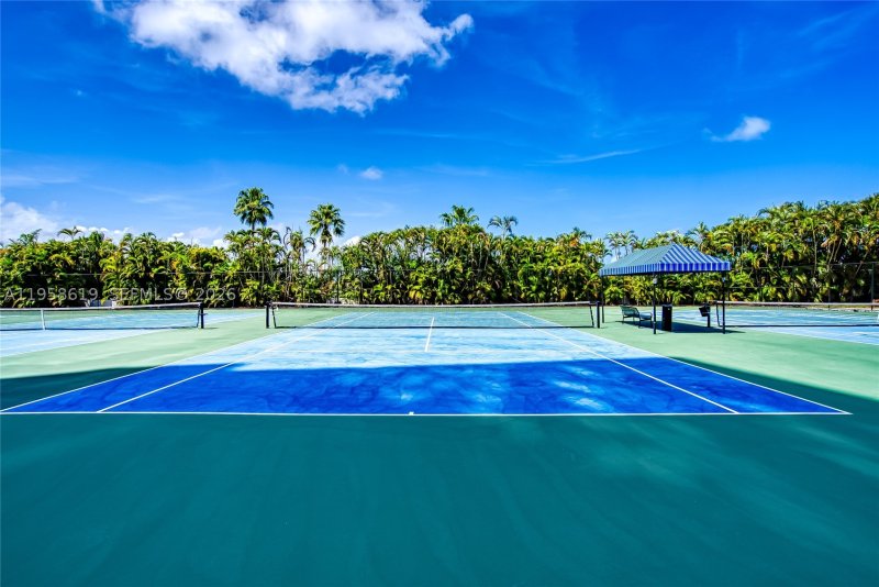 Condo for sale at Olympus Towers 604