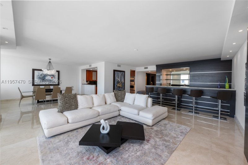 Condo for sale at Peninsula I 2906