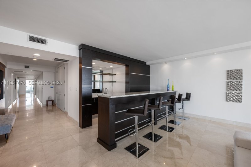 Condo for sale at Peninsula I 2906