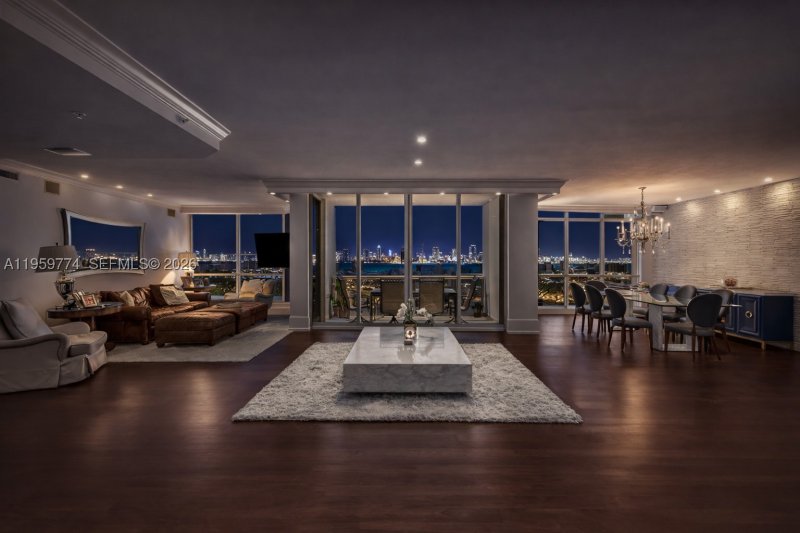 Comprar apartamento no Sunset Harbour North PH03