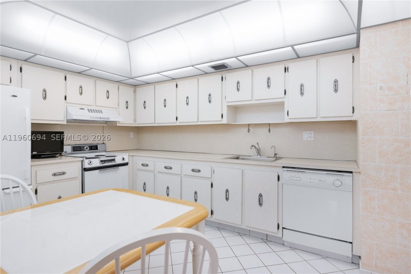 Condo for sale at Olympus Towers 411
