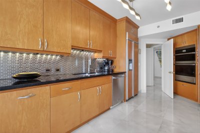 Comprar apartamento no 4000 Williams Island 2602